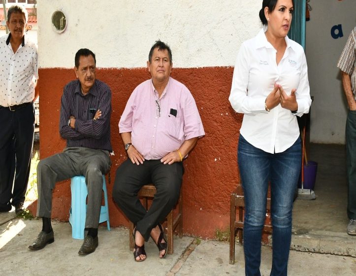  En Itzícuaro, comunidad de Morelia, Lupita Diaz presenta propuestas legislativas