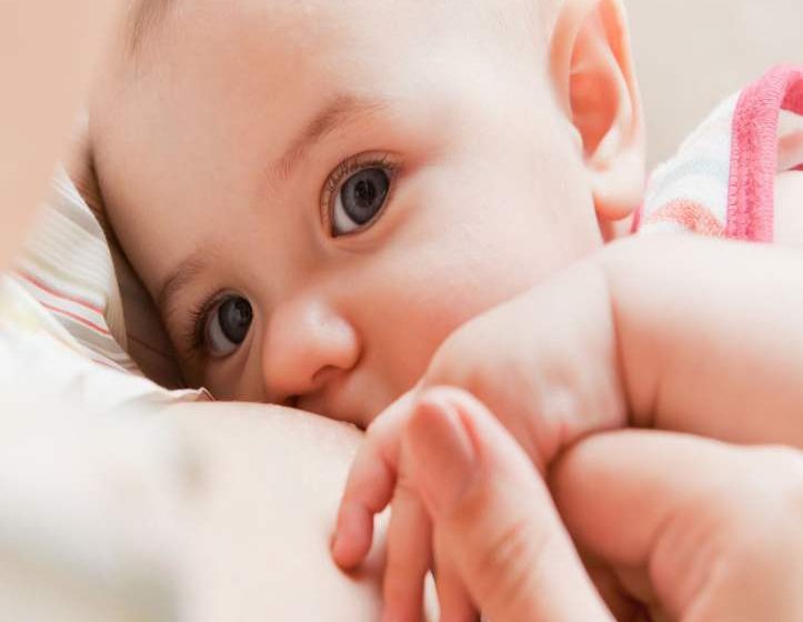 Lactancia materna cubre necesidades nutricionales de infantes y reduce riesgos de salud en la madre