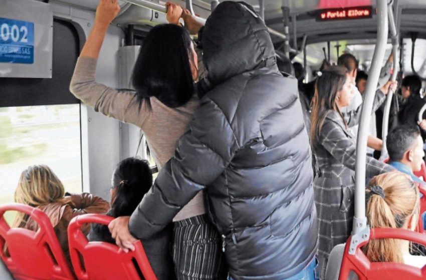  Peladeces, masturbación o exhibición de genitales en el transporte público se quejan las mujeres