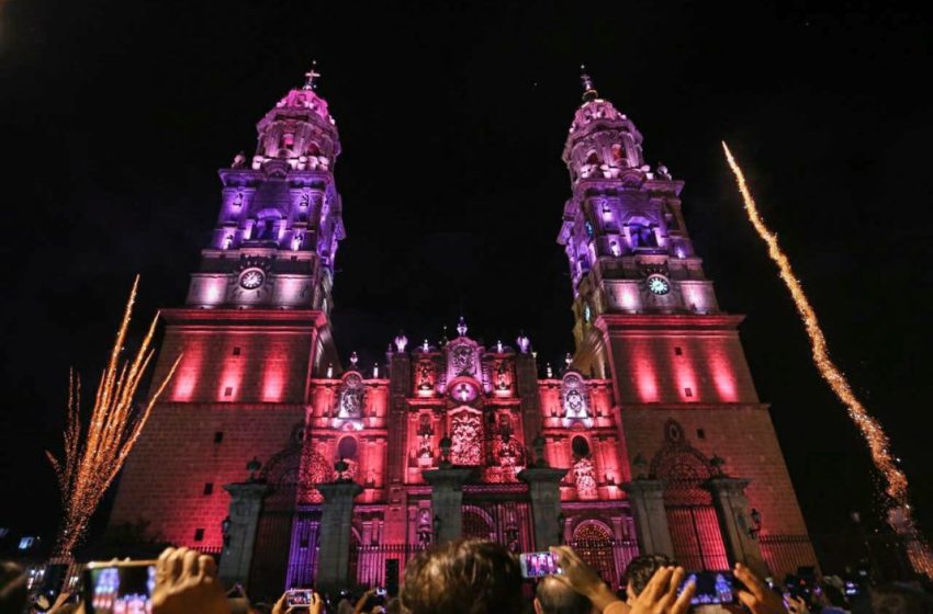  Encendido de Catedral con temática de Barbie para este verano