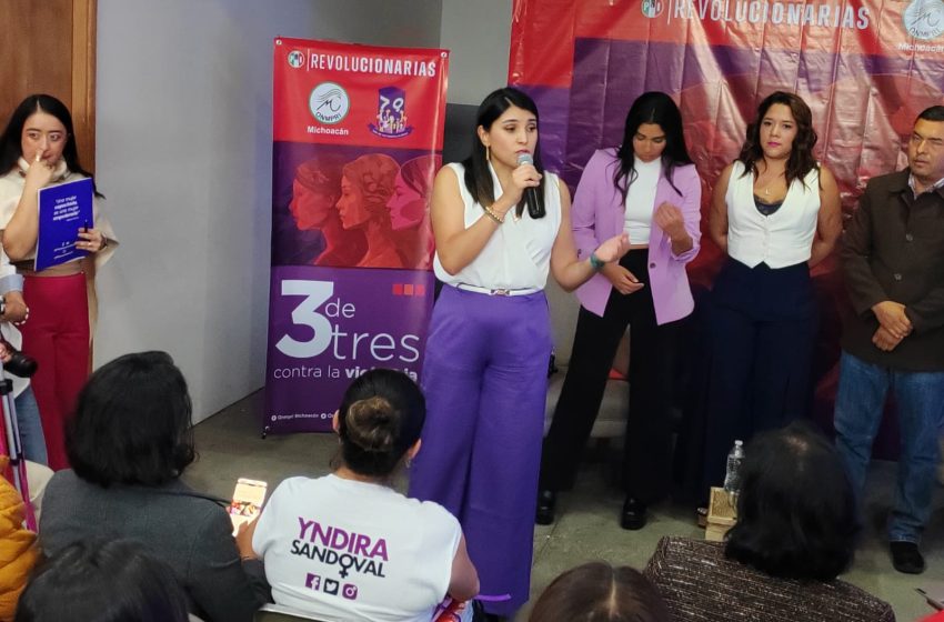  Yndira Sandoval en Morelia para hablar de la Ley 3 de 3 contra la violencia