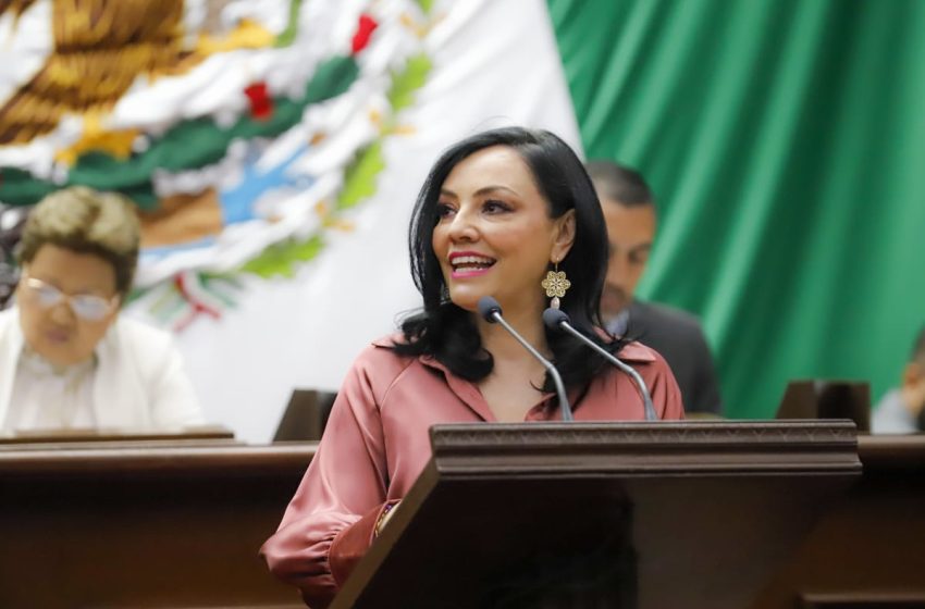  Legislativo reconocerá a médicos michoacanos a través de la condecoración “Manuel Martínez Báez”