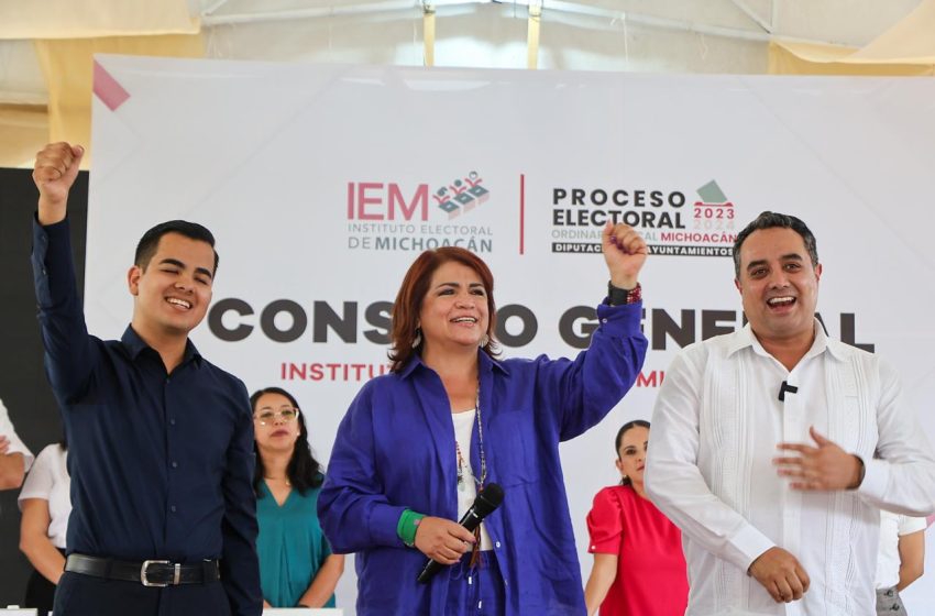  Recibe Fabiola Alanís constancia de Diputada Local electa