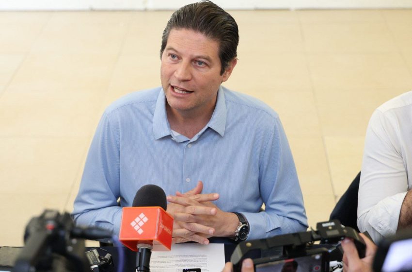  Alfonso Martínez llama al orden y regularización de anuncios publicitarios