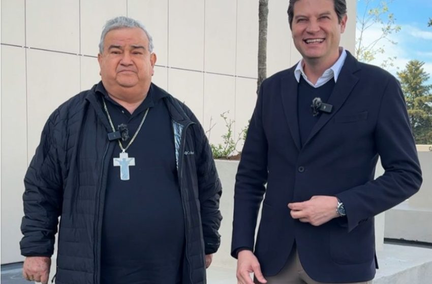  Monseñor Garfias Merlos y Alfonso Martínez invitan a Magno Posada