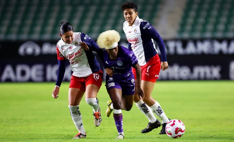  Apuestas empañan al futbol femenil mexicano
