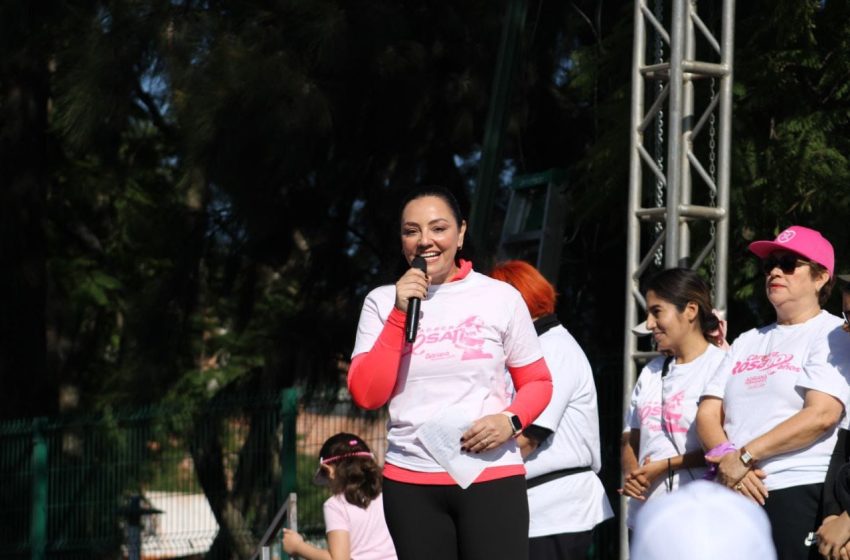  Realiza con éxito, Adriana Hernández, onceava Carrera Rosa