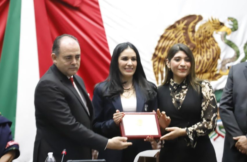  Adriana Contreras Figueroa, orgullo michoacano que rompe barreras en el fútbol y abre camino a las mujeres ⚽💜
